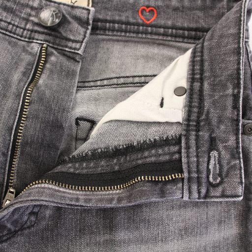 ヤヌーク YANUK 金子綾 クロップドデニムパンツ ジーンズ ジップフライ