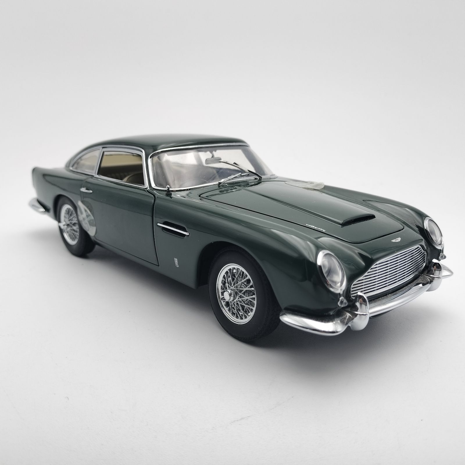 AUTOart】 1963 Aston Martin DB5 1/18 アストンマーティン ボンドカー