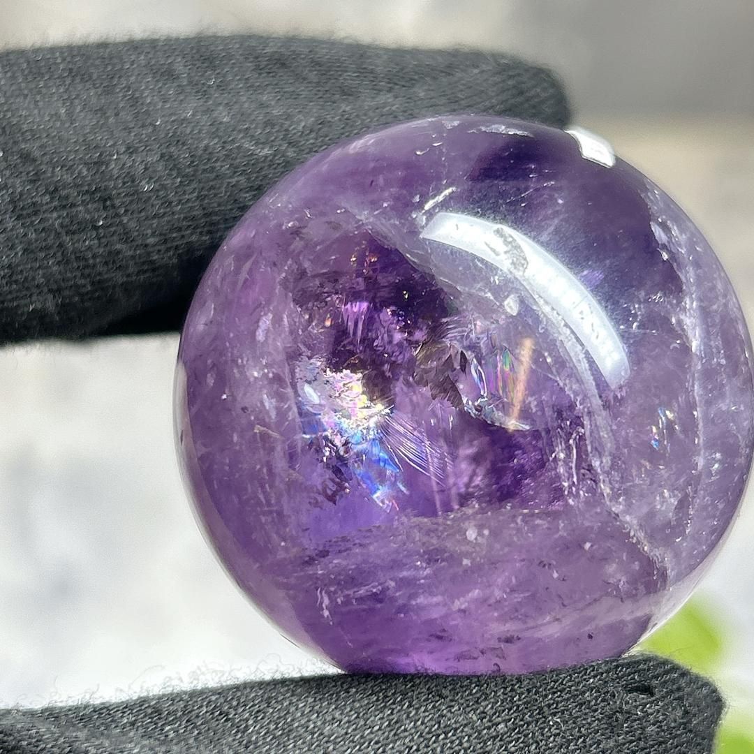 【E17079】アメシスト　レインボー入り　約38　球　スフィア　ブラジル　amethyst 天然石　パワーストーン 球 インテリア小物 約38㎜ レインボーインクルージョンアメジストスフィア E23550アメシスト＊約31㎜＊球＊スフィア＊ブラジル アメトリンスフィア