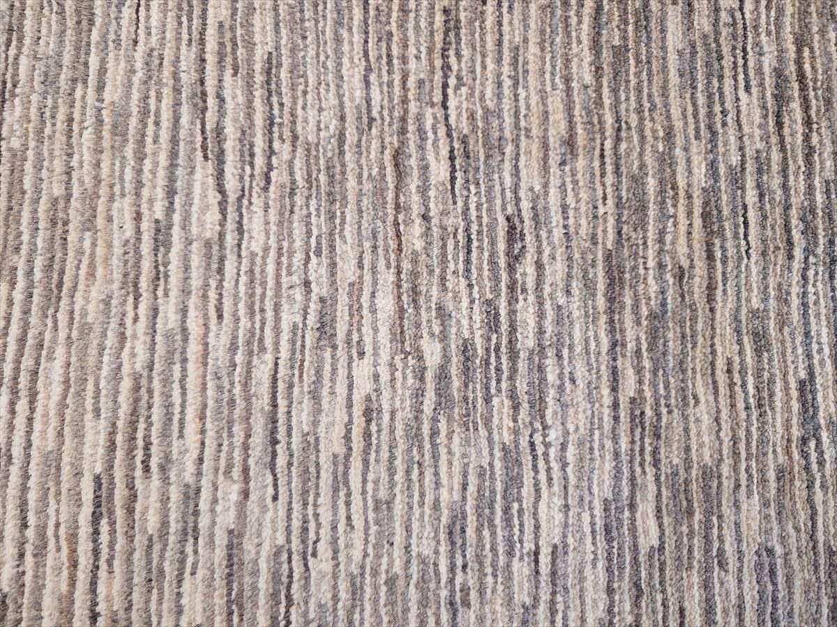 夏は涼しく冬は暖かい天然ラグ ガゼニラハット 無染めのウール ラグ