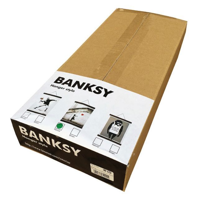 バンクシー ハンガータイプ ブラウン Banksy Red Balloon(Brown Hanger style) 40x53x2.3cm アートポスター ストリートアーティスト レッドバルーン グラフィティー おしゃれ 送料無料 Banksy バンクシー Red COA 吊り下げ 玄関
