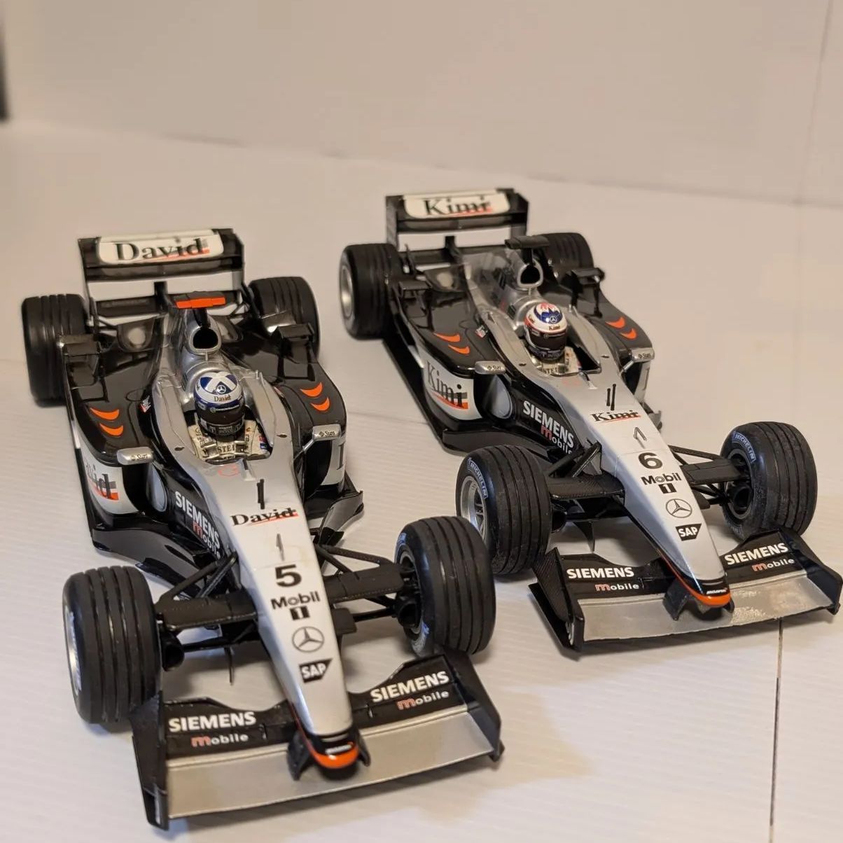 ミニチャンプス 1/18 マクラーレン・メルセデス MP4-17D キミ