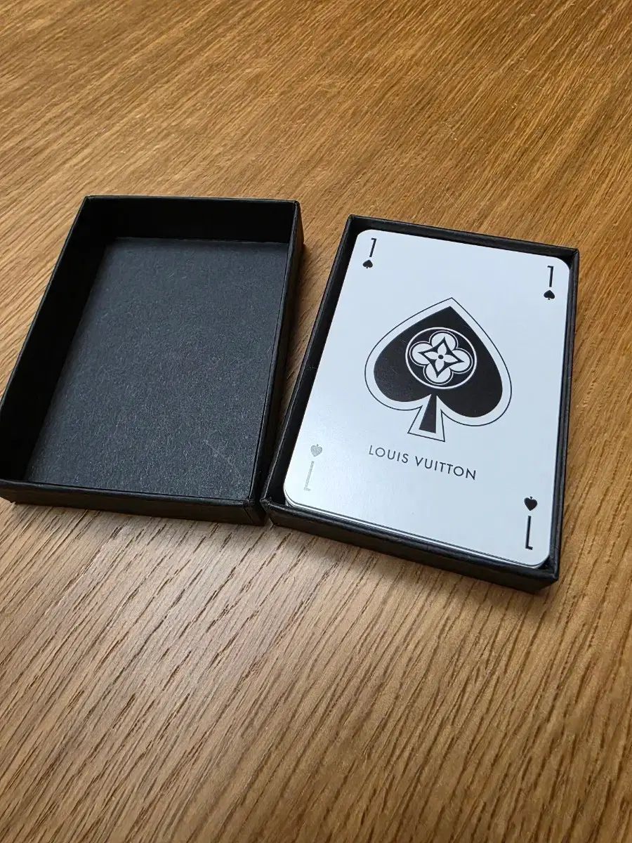 ルイヴィトン 購入 トランプ カード LOUIS VUITTON ルイヴィトン