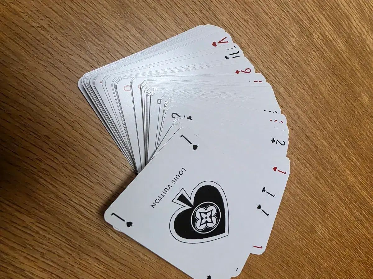 ルイヴィトン 購入 トランプ カード LOUIS VUITTON ルイヴィトン