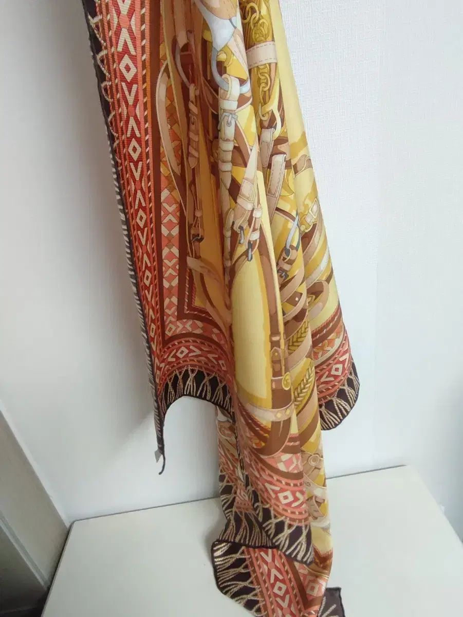 正規品) グッチ シルク 最新 スカーフ GUCCI シルクスカーフ 100% 正規