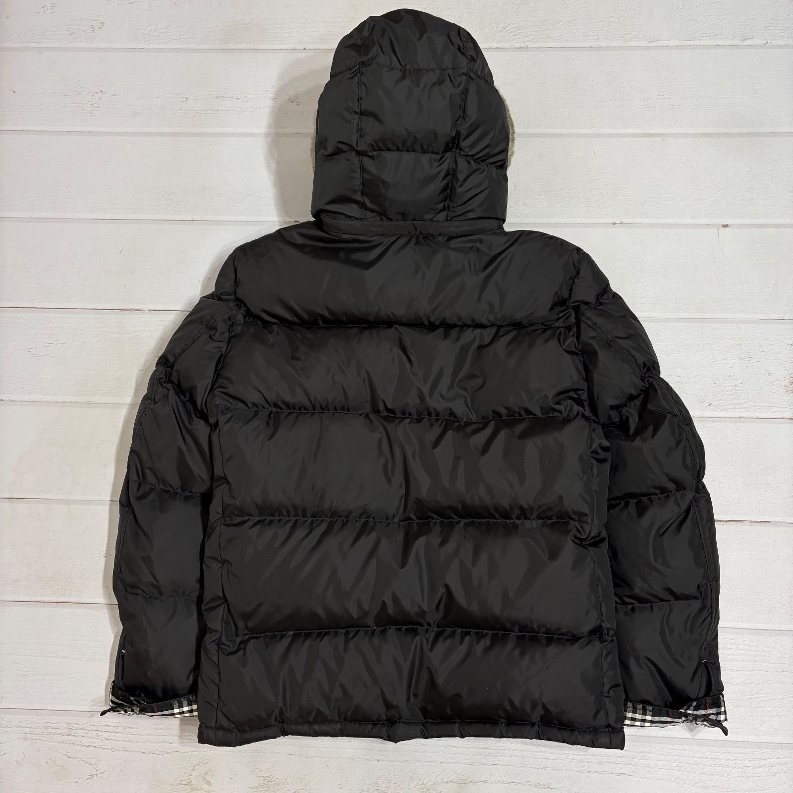 834 バーバリー ブラックレーベル ダウンジャケット 黒 ファー ノバチェック BURBERRY BLACK LABEL（バーバリーブラックレーベル） ダウン