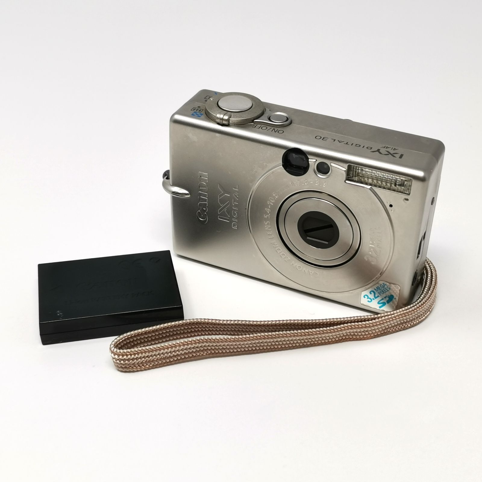 キャノン IXY digital 30 シルバー カメラ 充電器ないため動作未確認