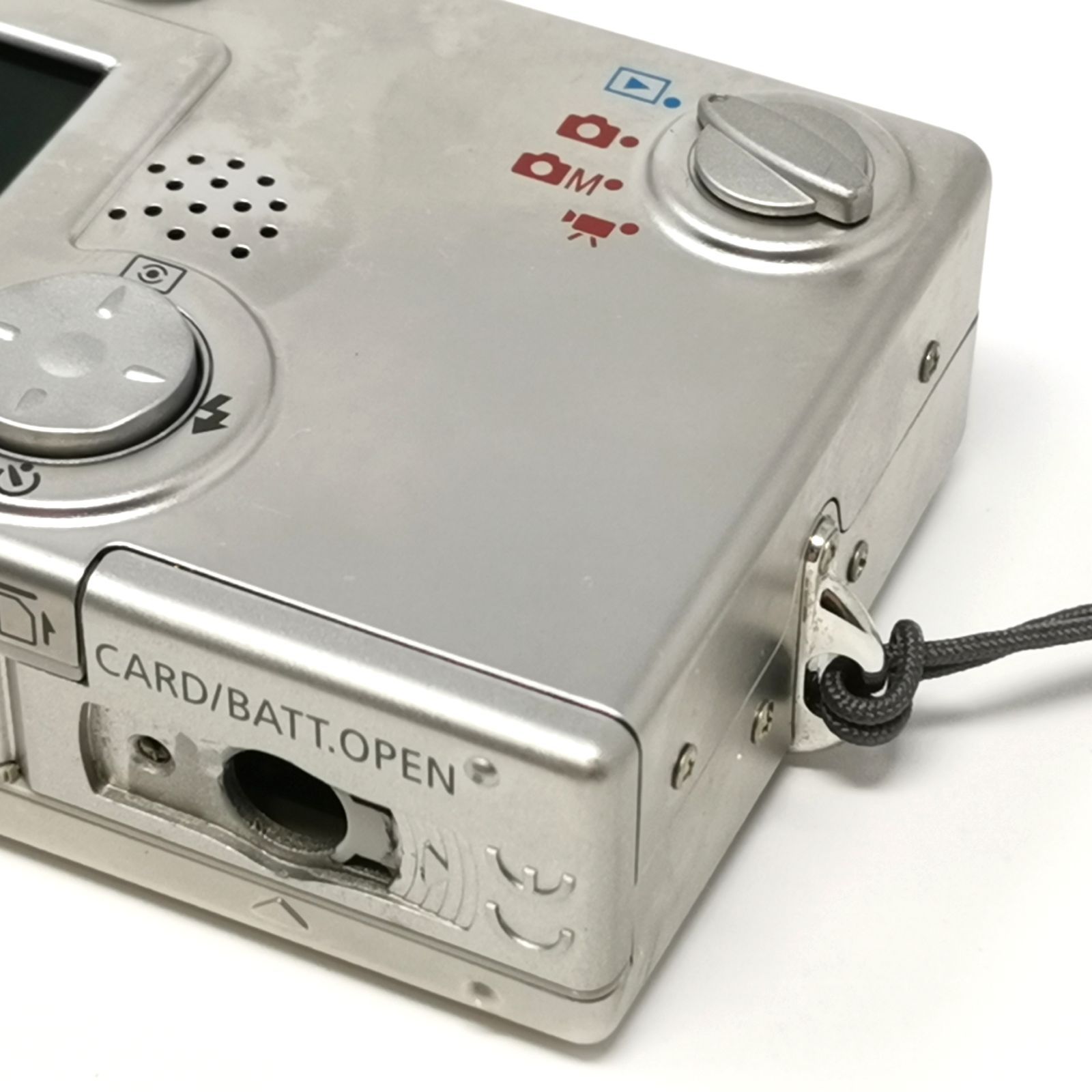 キャノン IXY digital 30 シルバー カメラ 充電器ないため動作未確認