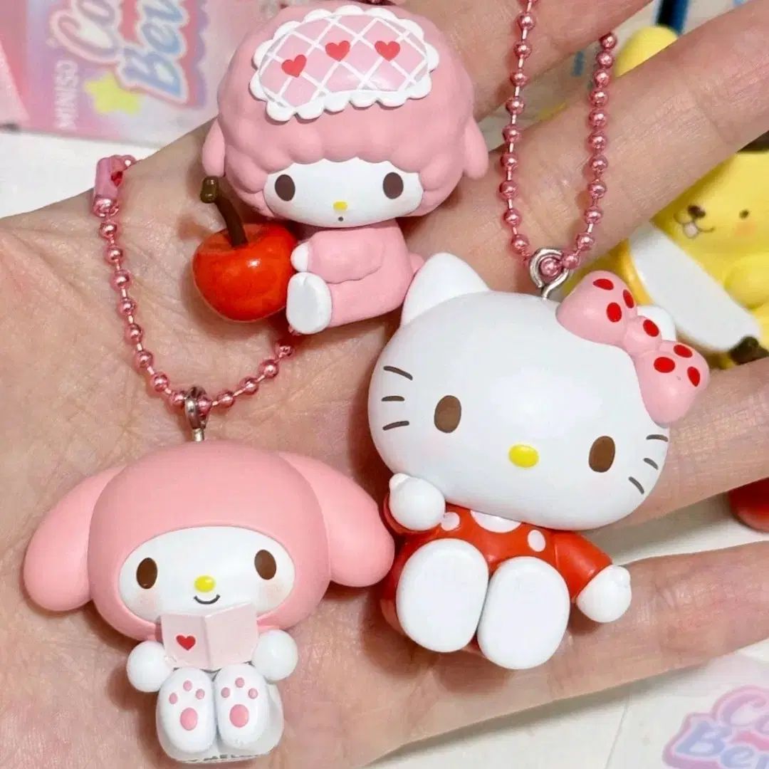 - サンリオキャラクターズぷかぷかアクリルキーホルダー 株式会社 宇宙カクテルお酒ミニチュアフィギュアガチャガチャキーホルダーグッズ サンリオキャラクターズの「パッケージ風ミニチュアキーホルダー」が サンリオキャラクターズ サンリオ T'S ボックスフィギュア チョコボックス マスコットホルダー（いちご新聞50 シークレットアクリルスタンド 宇宙カクテルお酒ミニチュアフィギュアガチャガチャキーホルダーグッズブルーグリーン 送料無料サンリオキャラクターズ FACTORYから「エモーショナルスカイドリンク」シリーズが登場 キラキラキーチェーン