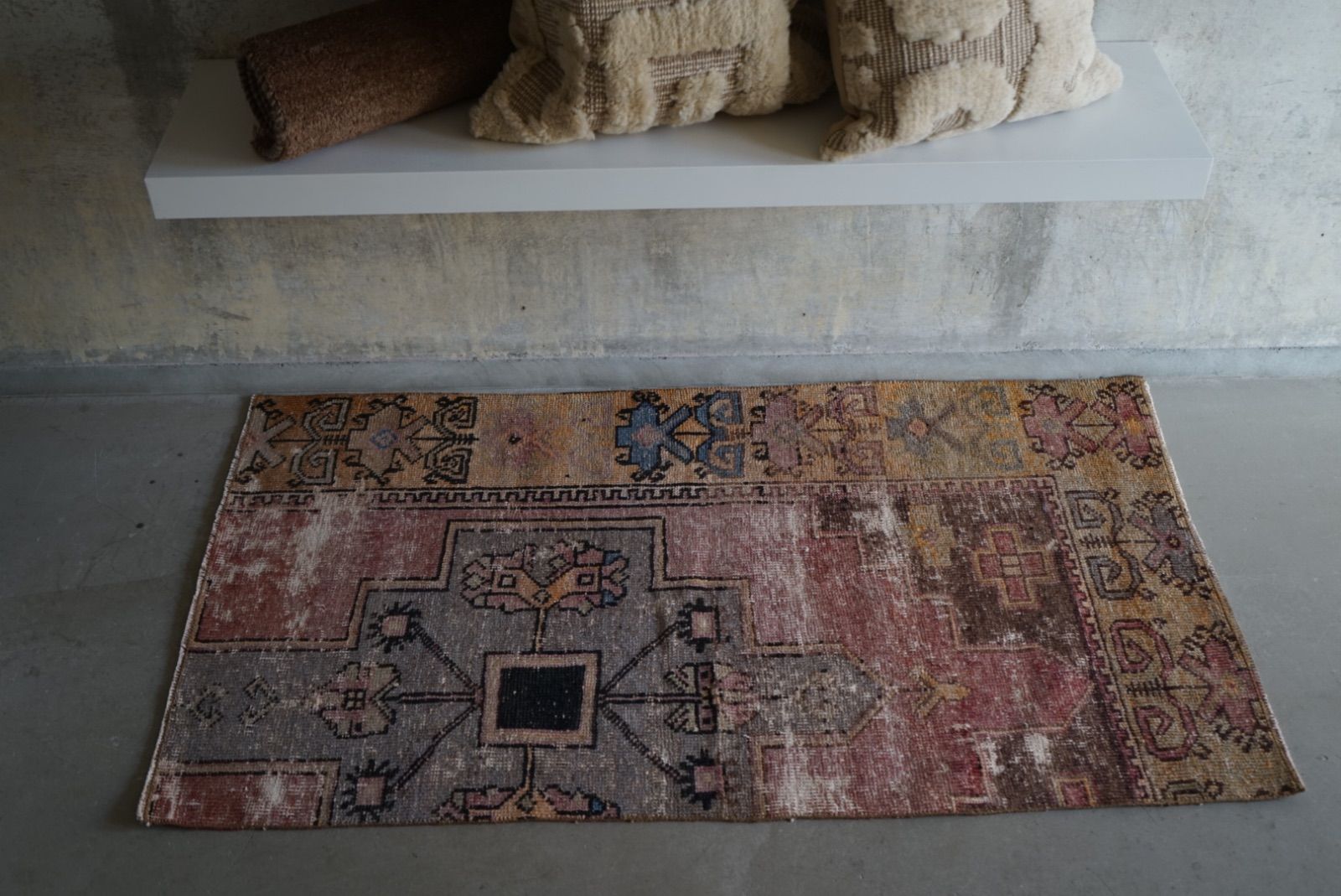 ヴィンテージラグ トルコ ピンクベージュ スモールサイズ 1970年代 120