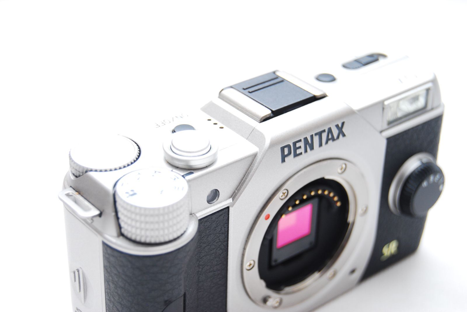 ☆極上美品 PENTAX ミラーレス一眼 Q7 ダブルズームキット [標準ズーム