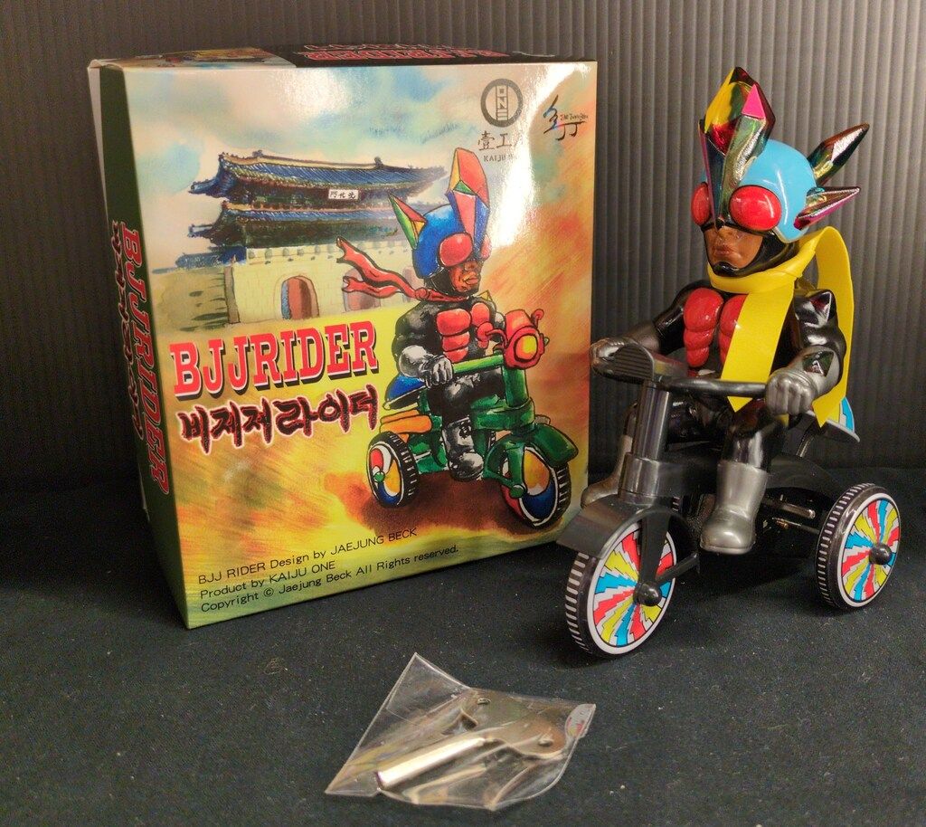 KAIJU ONE BJJ RIDER ライダーマン風 三輪車 - メルカリ