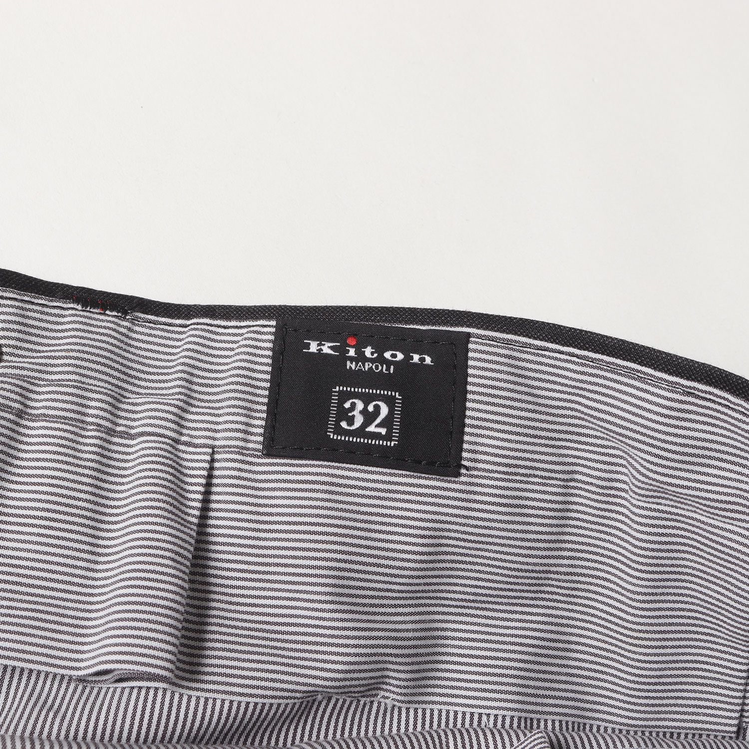【新品】Kiton キートン パンツ ヘザーグレー サイズ:32 | 近年モデル スリム ストレート トラウザー スラックス パンツ (UFPP79K08181) | MADE IN ITALY | ボトムス ズボン【メンズ】【中古】 新品】Kiton キートン パンツ ヘザーグレー サイズ:32 | 近年モデル