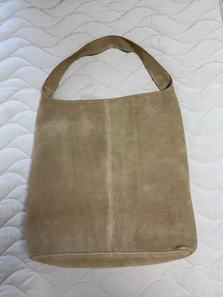 【極希少】プラダ　ゴールドチェーン ショルダーバッグ ナイロン×レザー　ロゴ型押 極希少】プラダ ゴールドチェーン ショルダーバッグ ナイロン×レザー