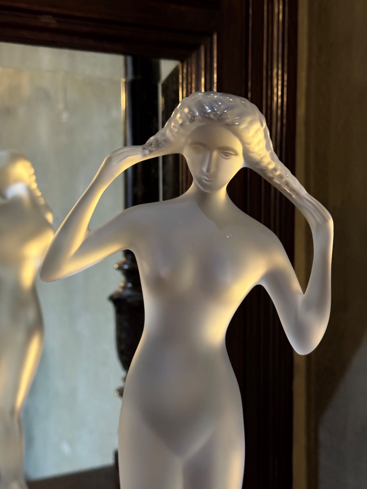 世界限定作品！LALIQUE ラリック「イシス(Isis)」クリスタルフロスト