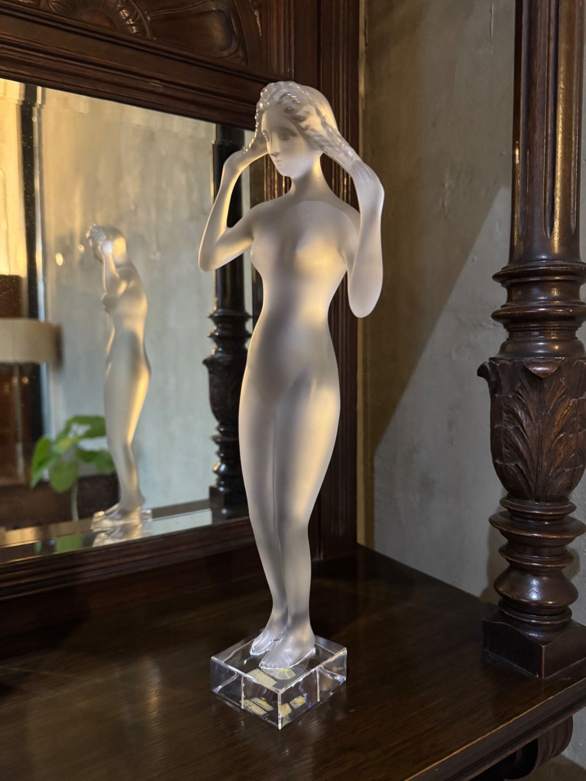 世界限定作品！LALIQUE ラリック「イシス(Isis)」クリスタルフロスト