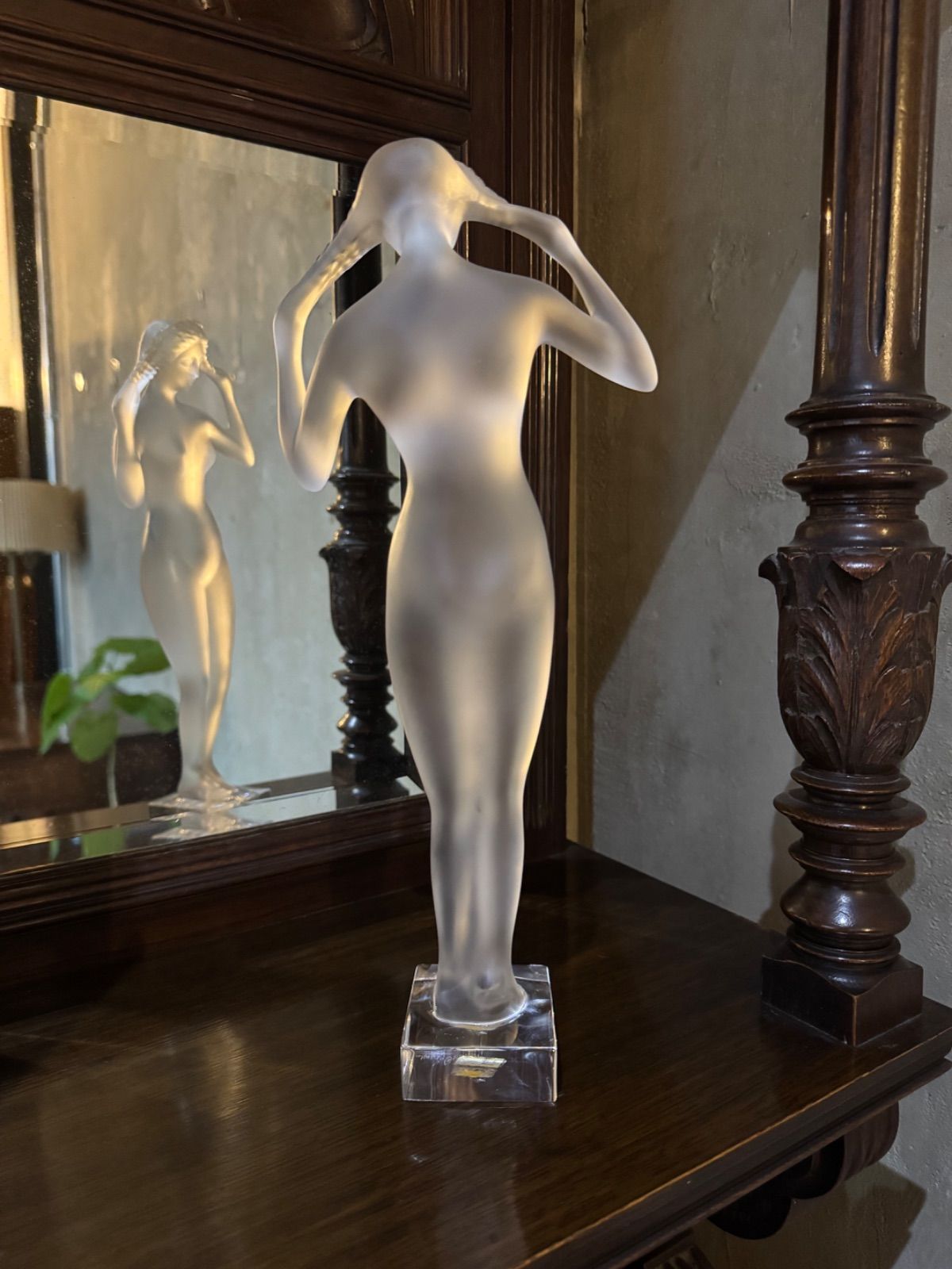 世界限定作品！LALIQUE ラリック「イシス(Isis)」クリスタルフロスト