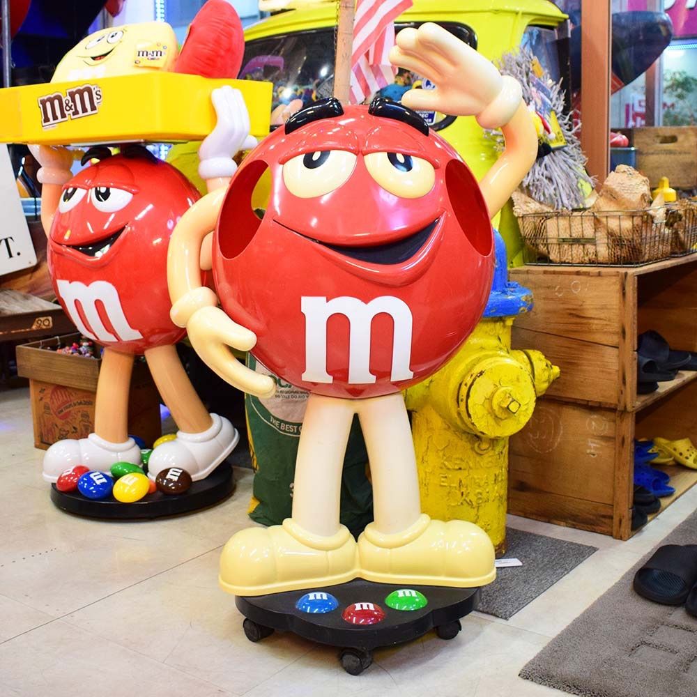 【 m&m's 大型ディスプレイ】
赤　黄色トレー付き M&M's 大型ディスプレイ 3体セット エムアンドエムズ 2025年最新