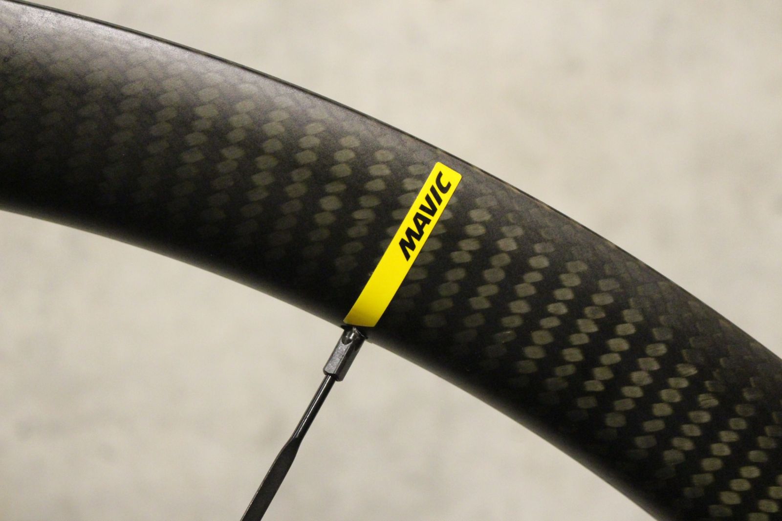 マヴィック MAVIC キシリウム プロ カーボン ディスク KSYRIUM PRO