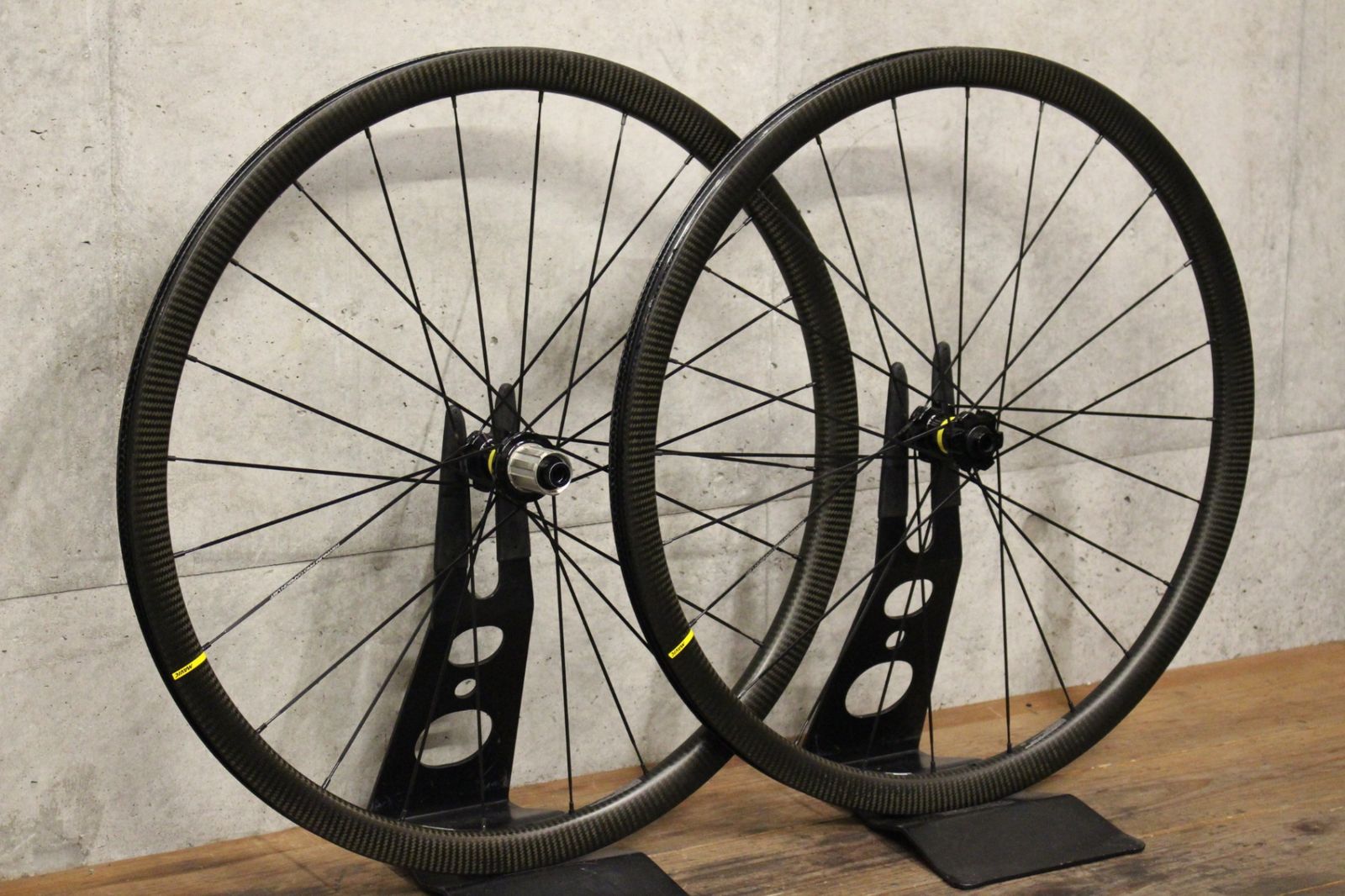 マヴィック MAVIC キシリウム プロ カーボン ディスク KSYRIUM PRO