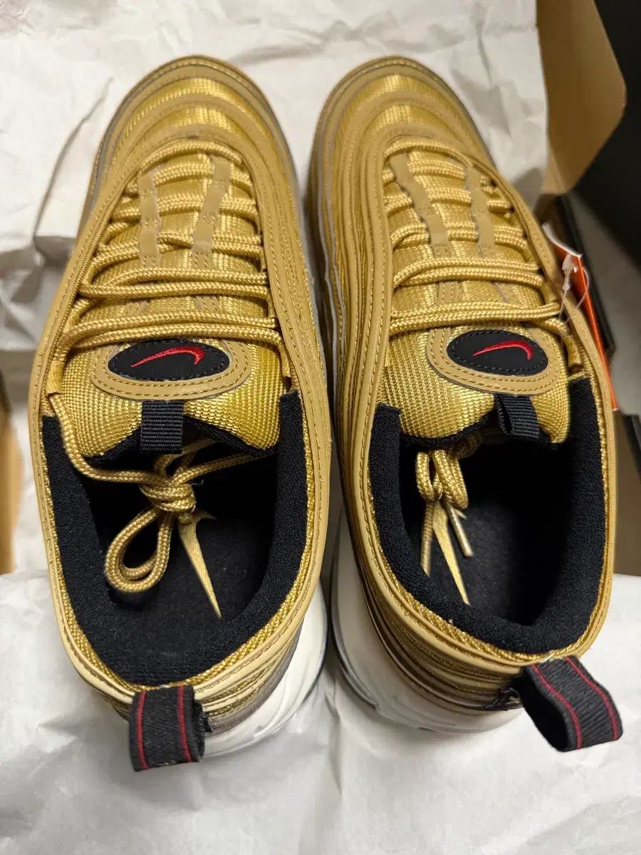 285 ナイキ エアマックス 97 OG メタリック GOLD 2023 ナイキ エアマックス 97 メタリックゴールドの通販