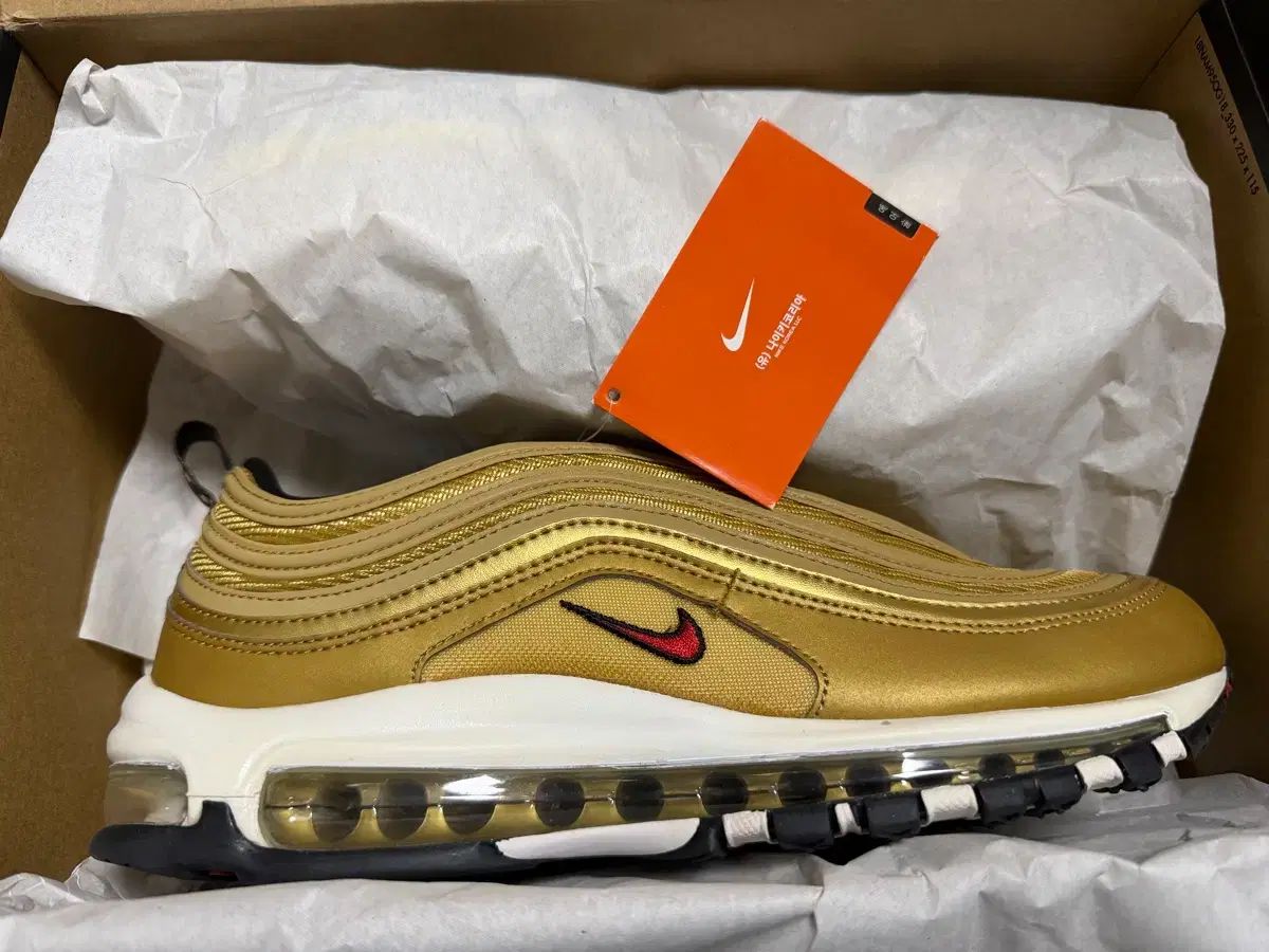 285 ナイキ エアマックス 97 OG メタリック GOLD 2023 ナイキ エアマックス 97 メタリックゴールドの通販