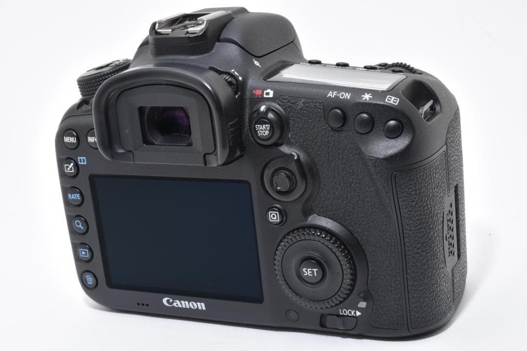 Canon EOS 7D Mark II 標準&望遠 ダブルズームキット - メルカリ