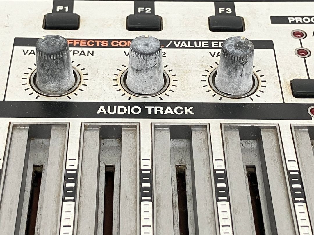 BOSS BR-1200CD マルチトラックレコーダー Amazon | BOSS Roland DIGITAL RECORDING STUDIO BR-1200Cd | マルチ