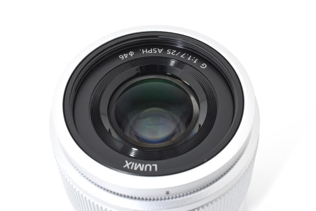 【極美品】LUMIX G 25 F1.7 ASPH. H-H025-S パナソニック LUMIX G 25mm/F1.7 ASPH. H-H025-K [ブラック] 価格比較