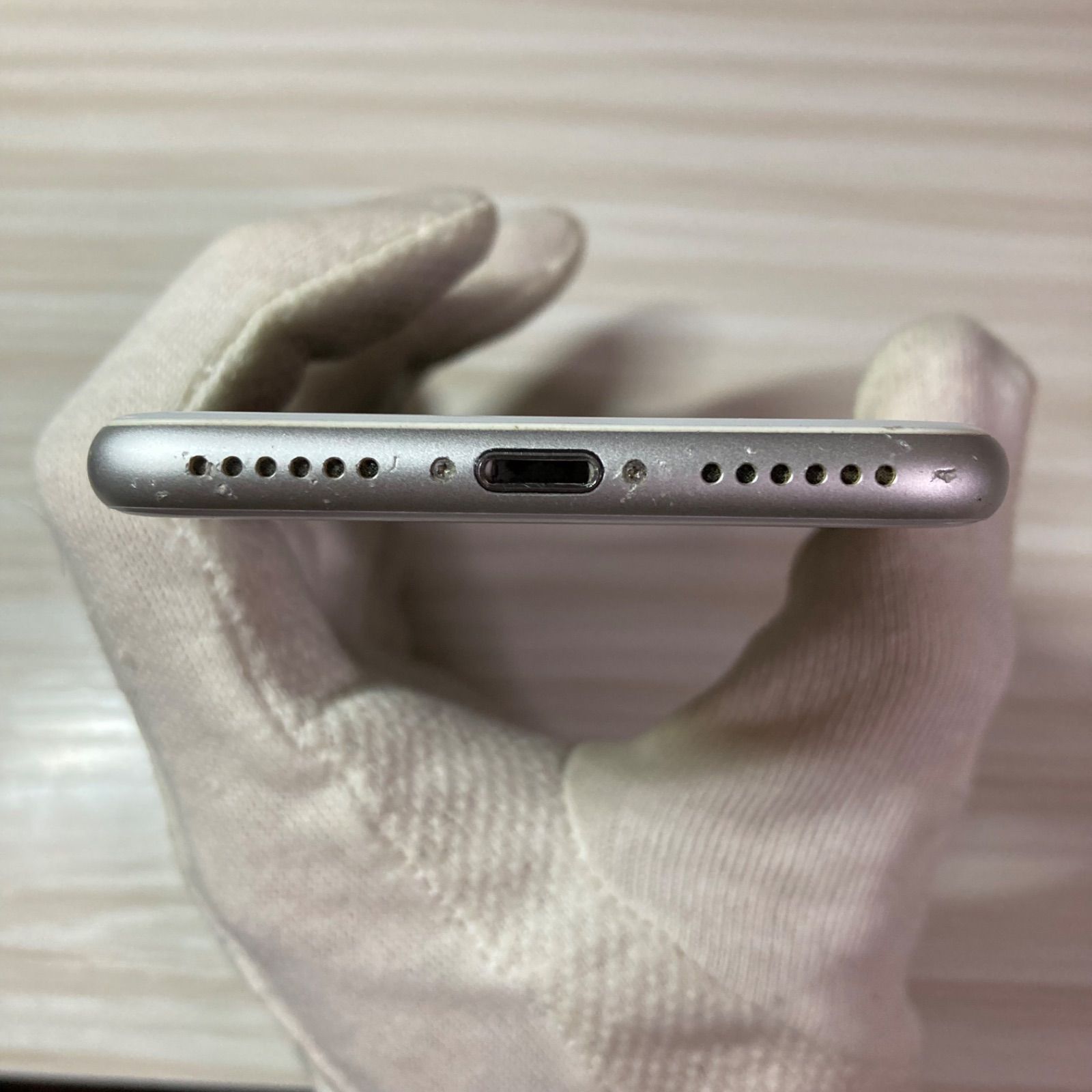 iPhone8 64GB Silver バッテリー83% SIMフリー - メルカリ