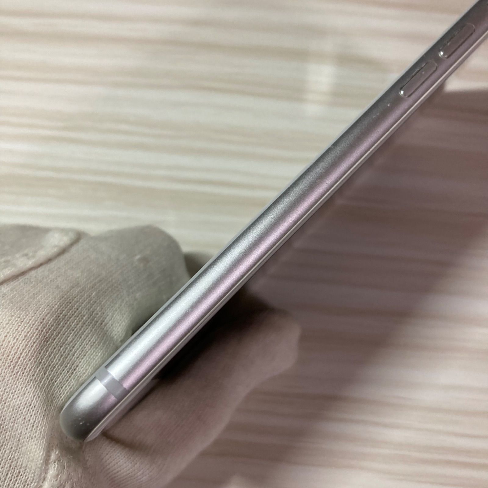 iPhone8 64GB Silver バッテリー83% SIMフリー - メルカリ