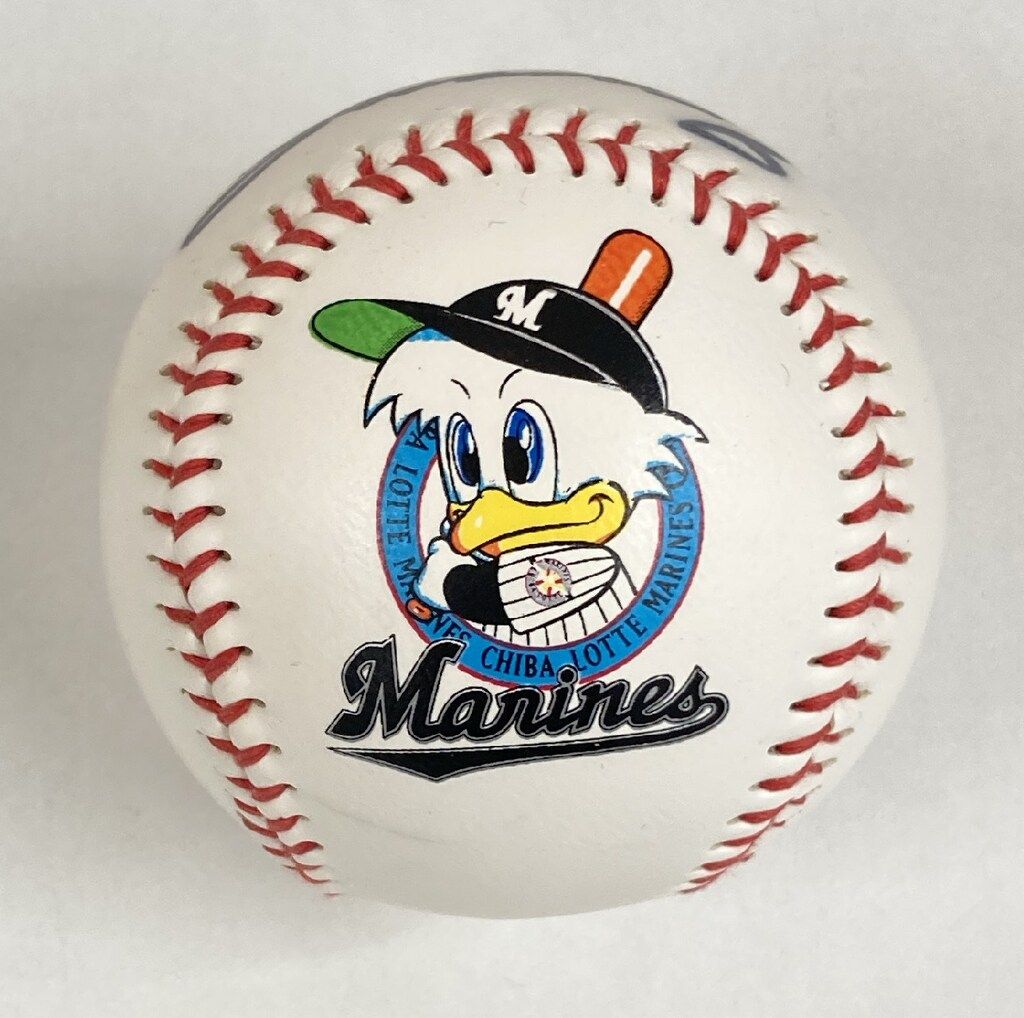 井口資仁　井口忠仁　実使用　ユニフォーム　千葉ロッテマリーンズ　直筆サイン　美品 千葉ロッテマリーンズ ユニフォーム 井口資仁 元監督 - メルカリ