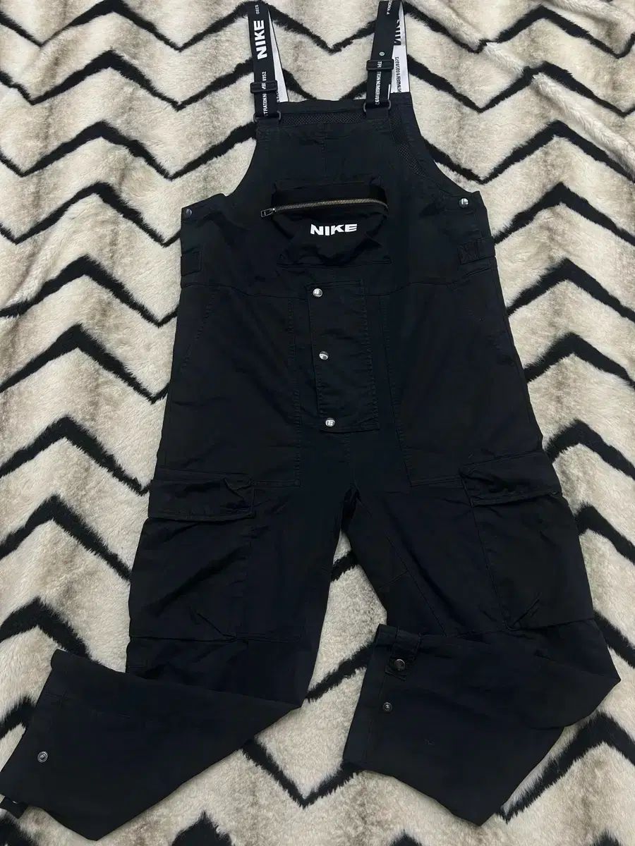 XL NIKE オーバーオール/ブラック - メルカリ