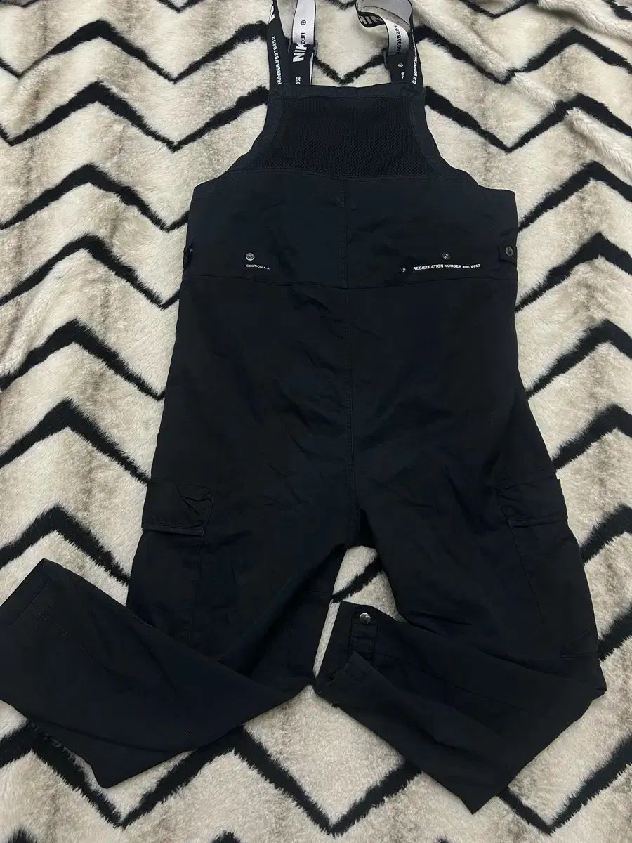 XL NIKE オーバーオール/ブラック - メルカリ