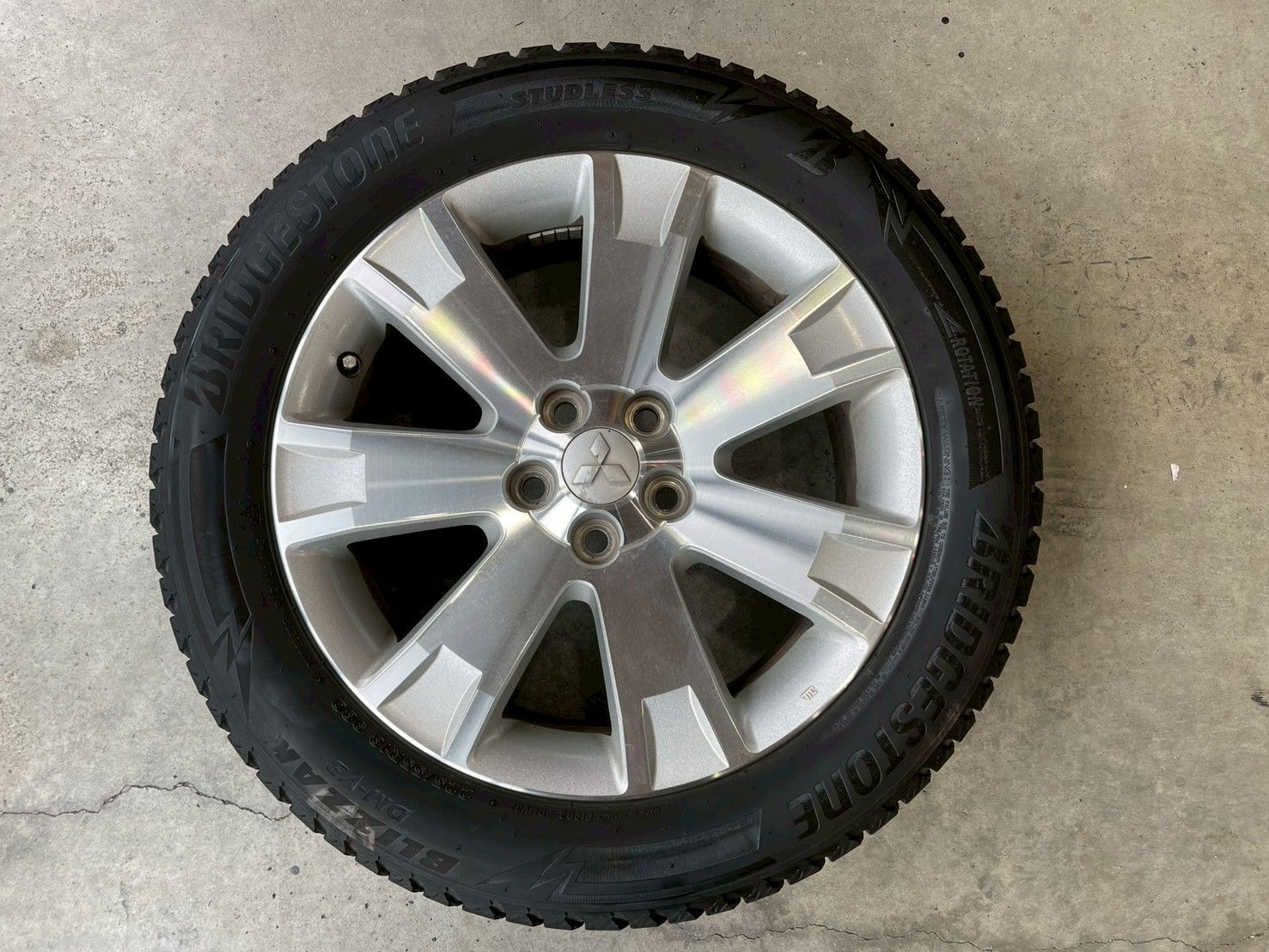 ㊳☃️クリスマスSALE☃️✨️問合殺到スタッドレス入荷✨️ デリカD5