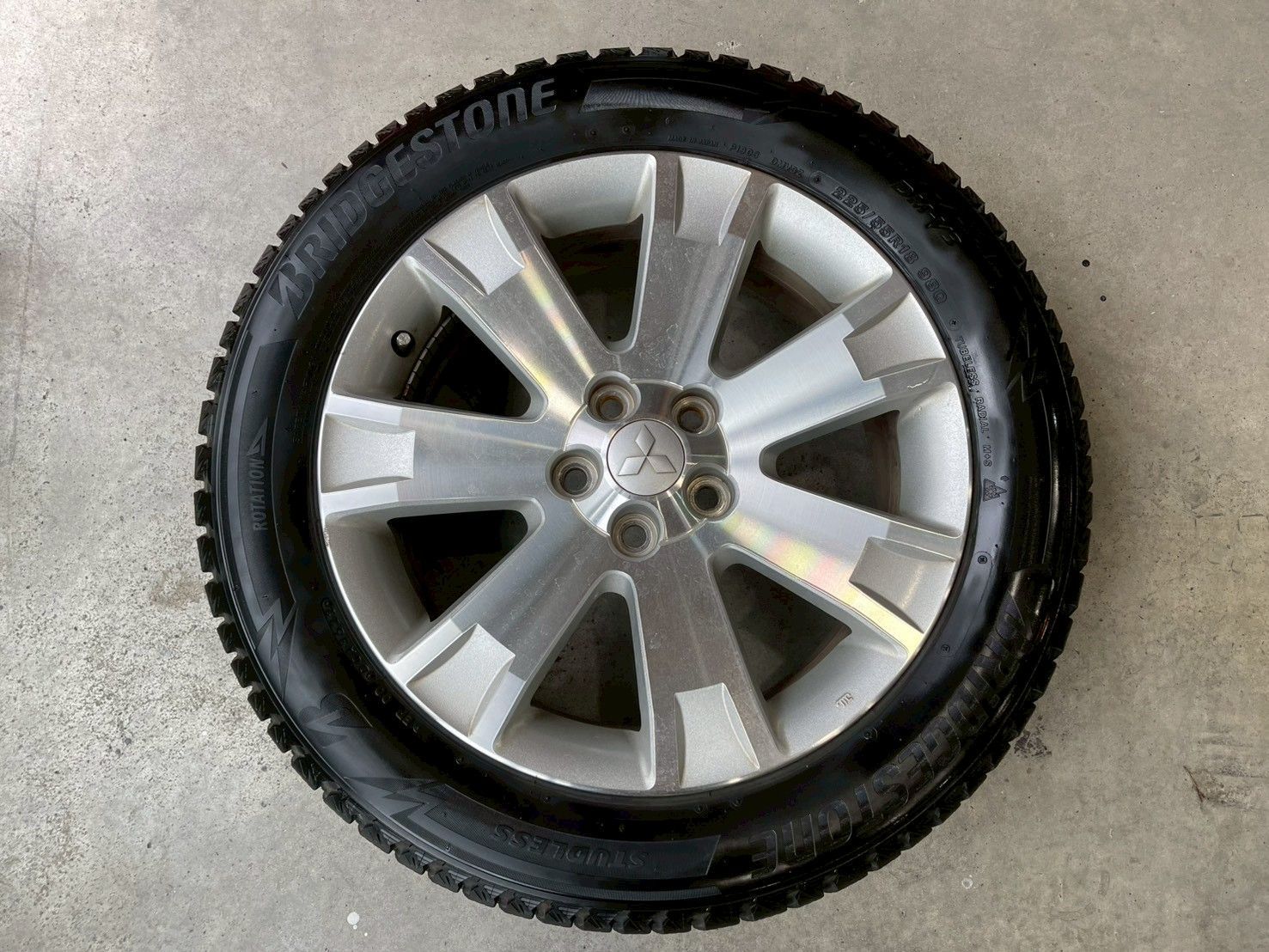 ㊳☃️クリスマスSALE☃️✨️問合殺到スタッドレス入荷✨️ デリカD5