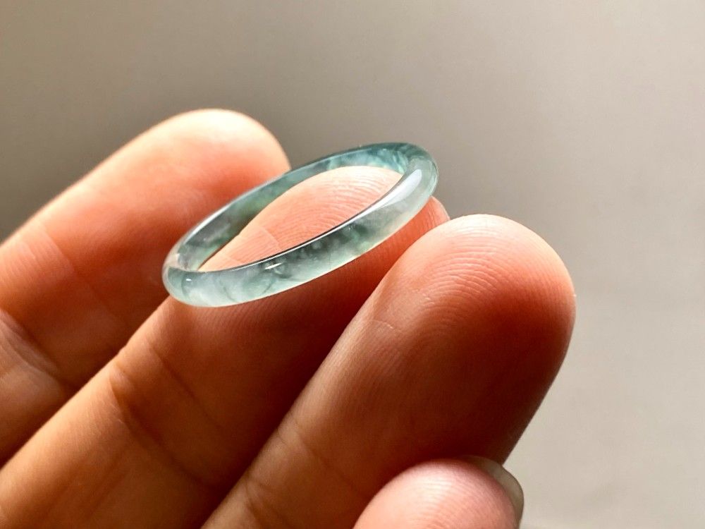 L15-147 細身 氷種 16.5号 花青緑 グアテマラ産 A貨 本翡翠 くりぬき