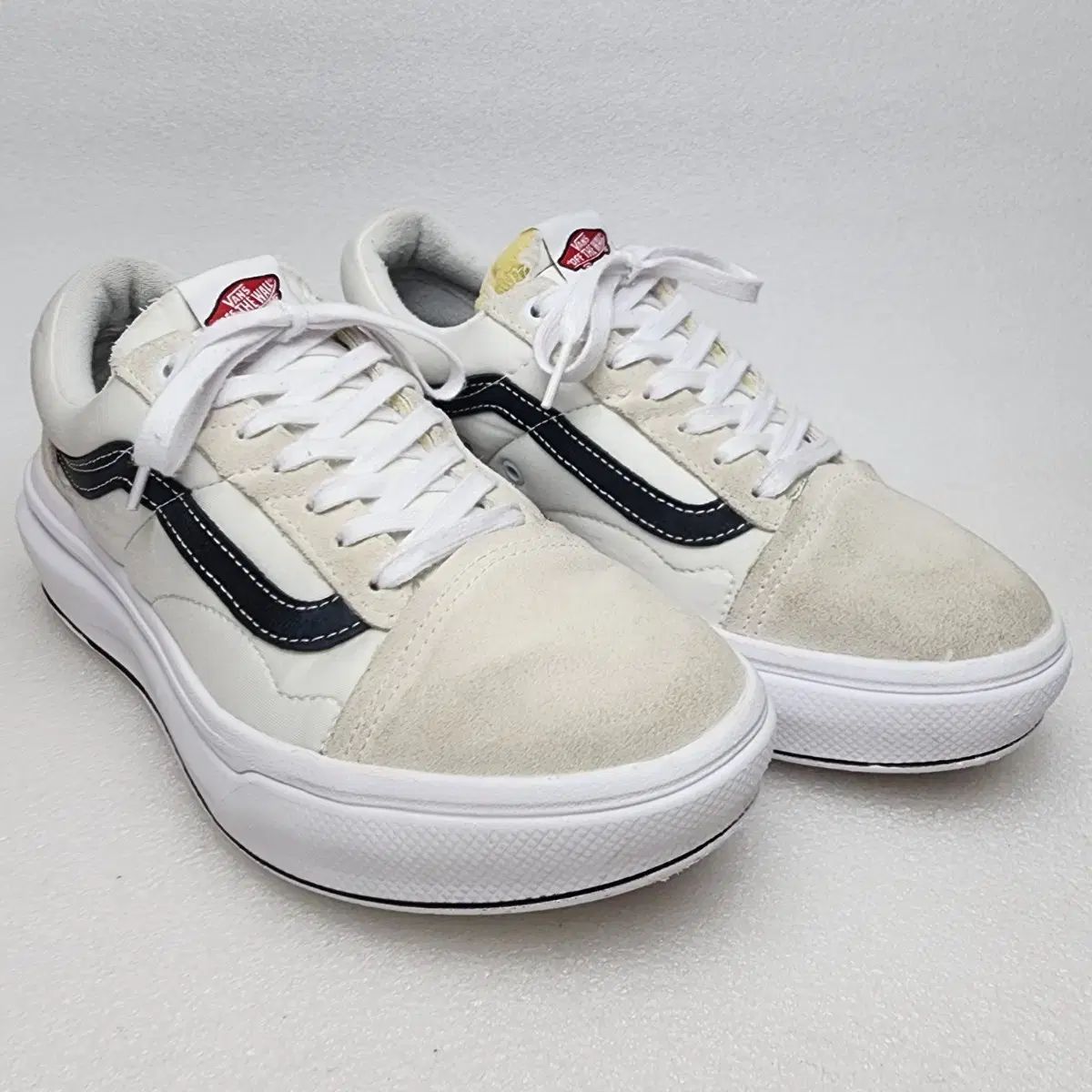 VANS コンフィクッシュ オールドスクール オーバート CC メンズ スニーカー (275mm)