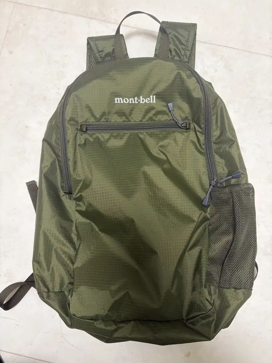 11ウチエ青い入浴用車椅子 メッシュ素材穴あき座面