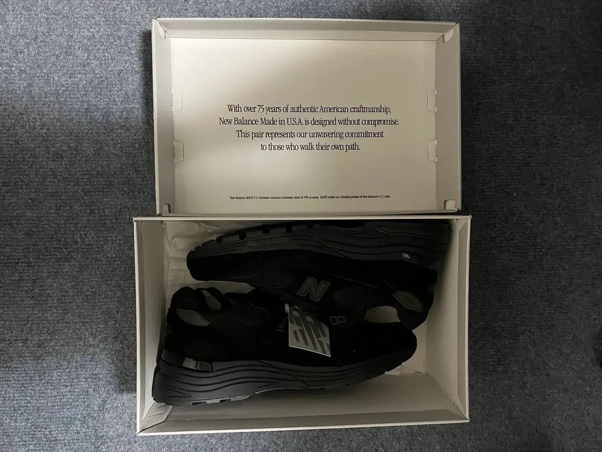 0 New Balance ニューバランス - “Triple トリプル Black Triple 