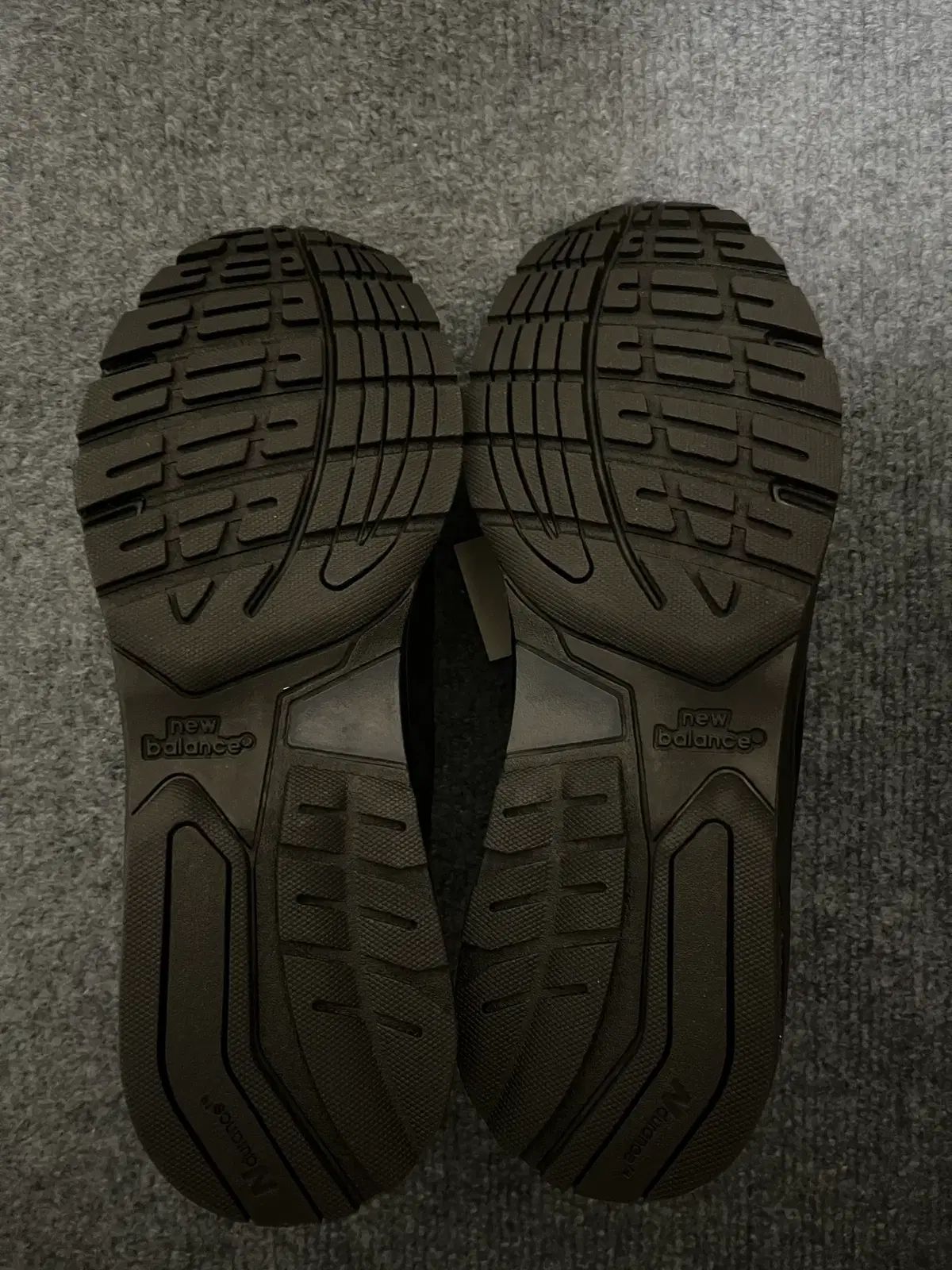 0 New Balance ニューバランス - “Triple トリプル Black Triple 