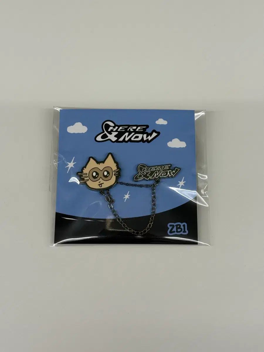 送料無料，正規品 ZB1 ジャン・ハオ(ZHANG HAO) メタル バッジ ZEROBASEONE(ゼロベースワン・ZB1・ゼベワン) hereu0026now トレカ 断捨離 出品 その他