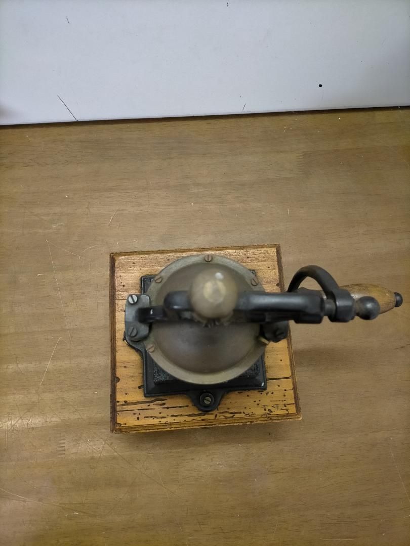 DALIANA】アンティーク 手挽きコーヒーミル・レトロ ・ビンテージ