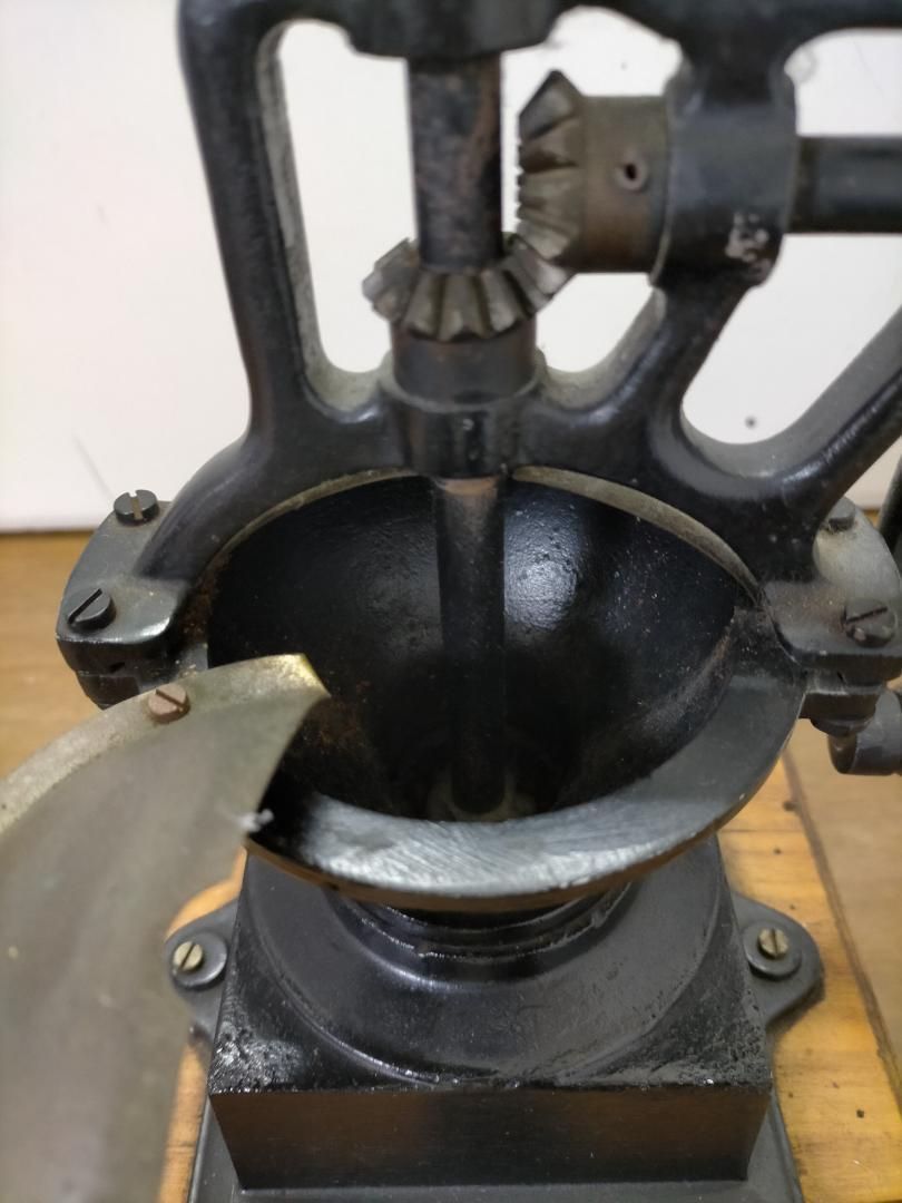 DALIANA】アンティーク 手挽きコーヒーミル・レトロ ・ビンテージ