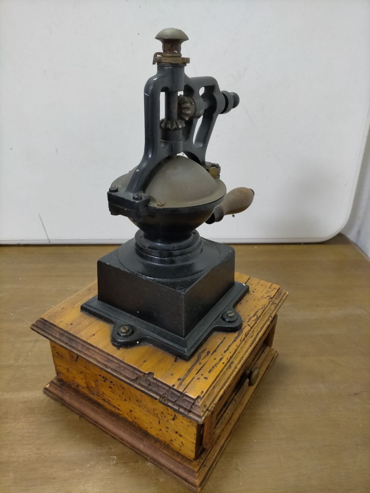 DALIANA】アンティーク 手挽きコーヒーミル・レトロ ・ビンテージ