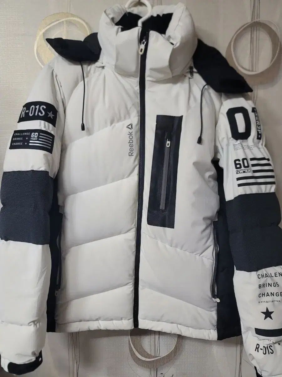 リーボック 白 ユニセックス ダウン アウター 100