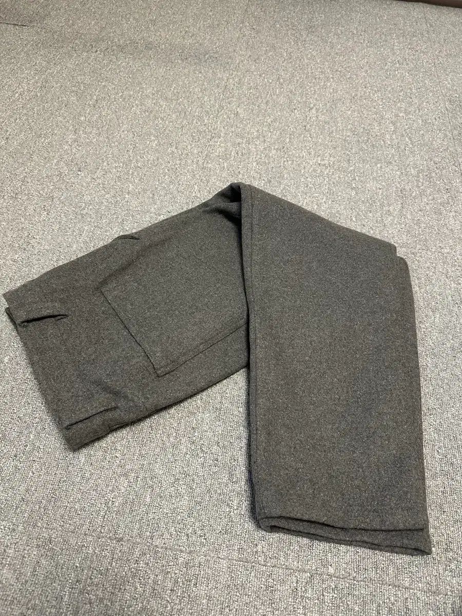 タンズタンズタンズ tanz tanz tanz グレー スラックス