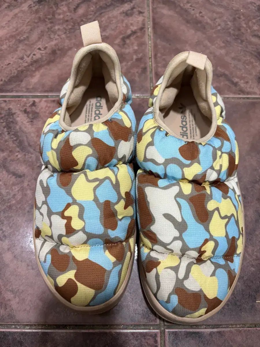 アディダス ファー ラビット 285