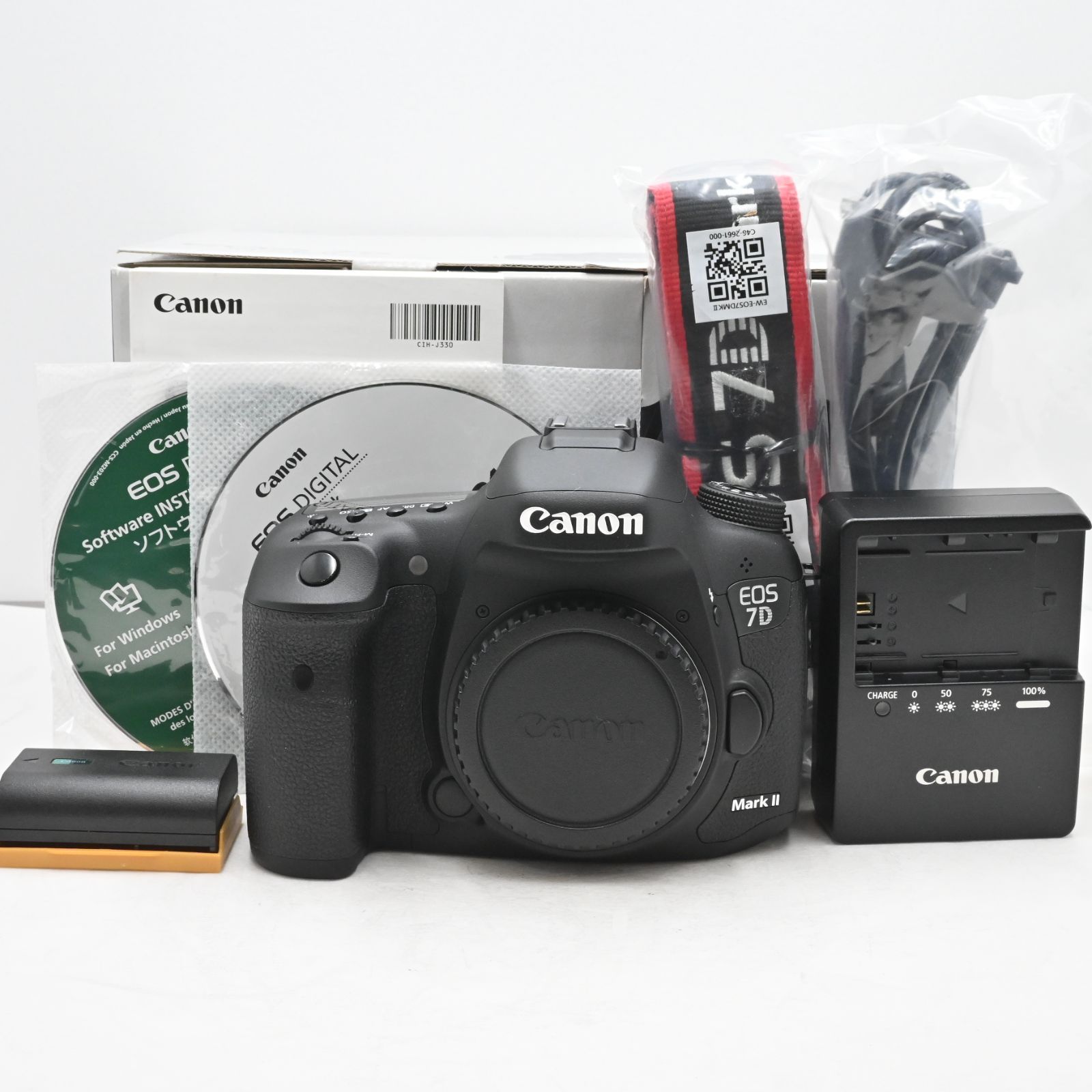 シャッター回数『7155』Canon デジタル一眼レフカメラ EOS 7D Mark II