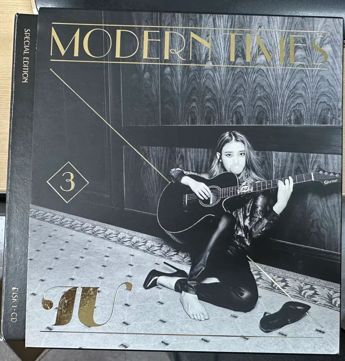 IU 配送 モダンタイムズ 限定モデル K-POP・アジア IU MODERN TIMES